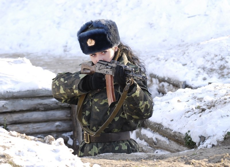 Девушки Военной Форме Фото Со Спины