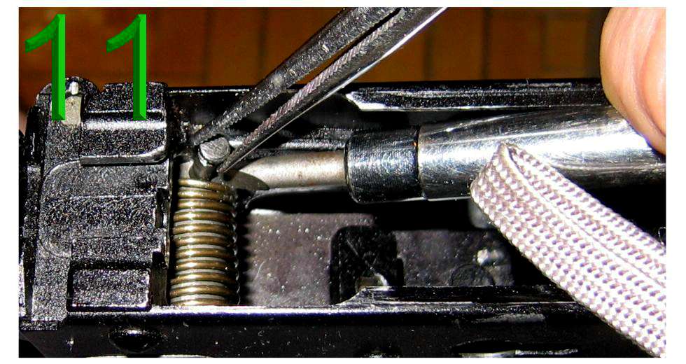 Мерседес 190 втулка клапанов. Штифт успокоителя цепи кайрон 2. Как достать штифты. Болт раздатки уаз 469. Штифт успокоителя кайрон 2.