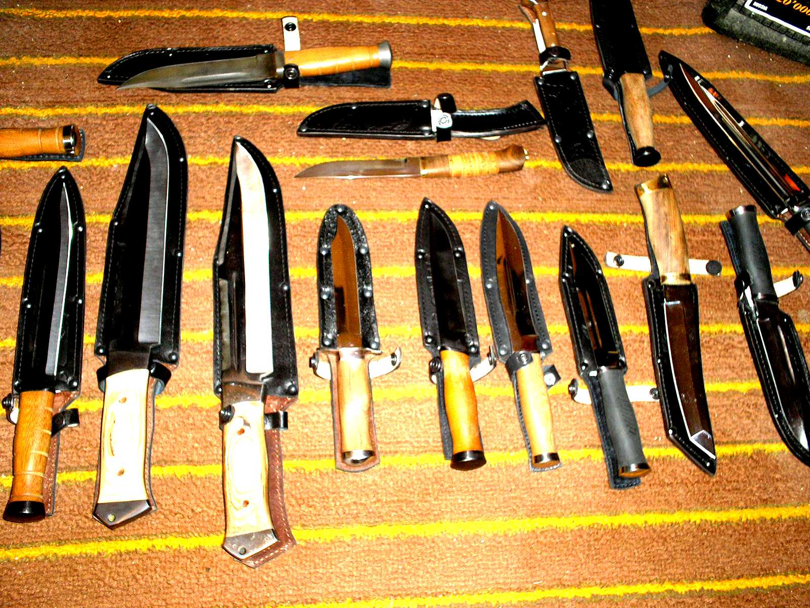 Маленькая коллекция ножей