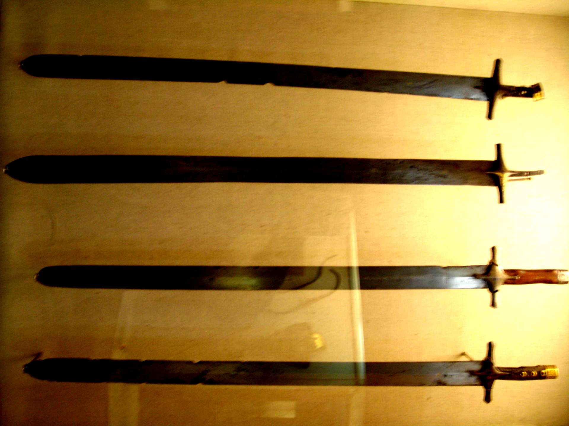 Популярные немецкие мечи. Меч природы. Мечи первой мировой. Штык ремингтон 1914. Готический меч бастард.
