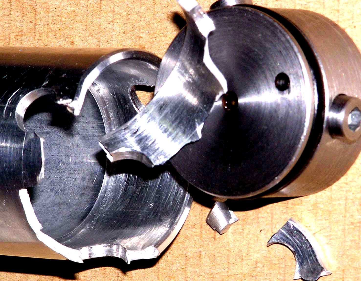 Труба рубенса. Опыт с трубой рубенса галилео. Эксперимент с трубой. Чертеж трубы рубенса. Опрессовщик форсунок домкрата гидравлического.