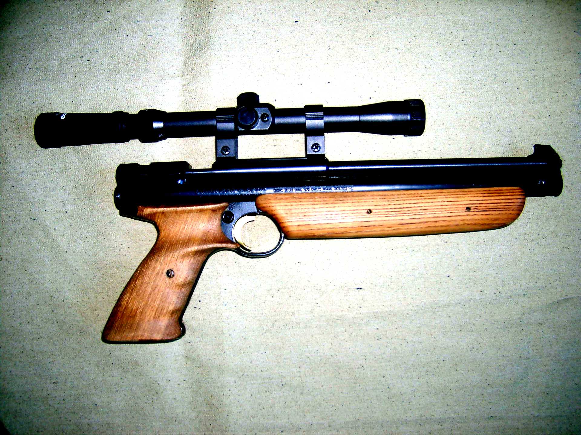 Crosman Augusta Р»СѓРє