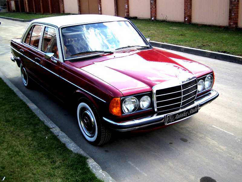 W123 черный