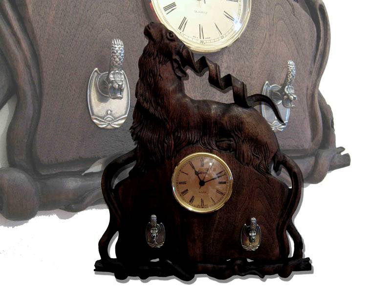 Часы предметов в 5 классе. Часы настольные декоративные. Резные часы из дерева. Декоративные часы животные. Монголросцветмет сувениры часы.