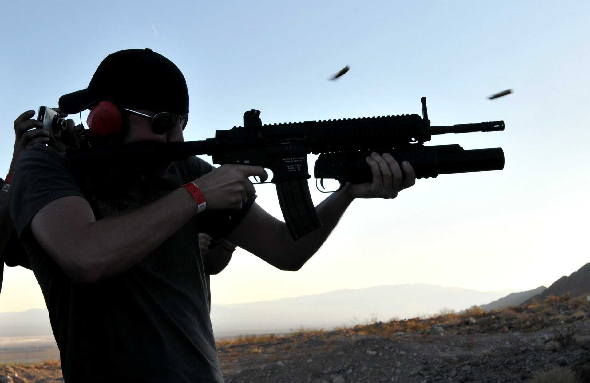 Камрад фото. Mp5sd m203. H&K 416 + m203. H&K mp5 SD. Mp5 SD Rapper.