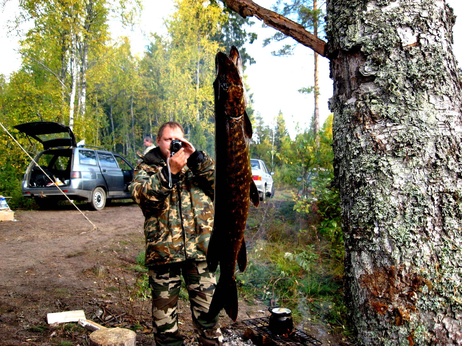 Пейзаж с рыбаком. Красивые места для рыбалки. Красивая природа рыбалка. Рыбалка 3д. Рыбак в лодке на озере.