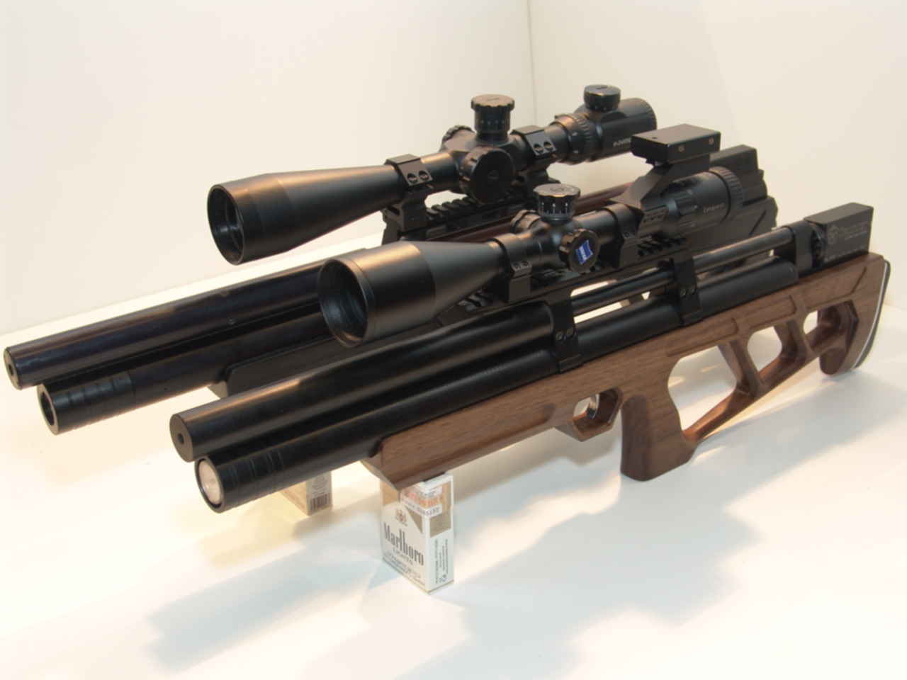 Zr arms m18. Двуствольная пневматическая винтовка. Пневматика с предварительной накачкой. Пневматика с предварительной накачкой винтовки. Крикет PCP.