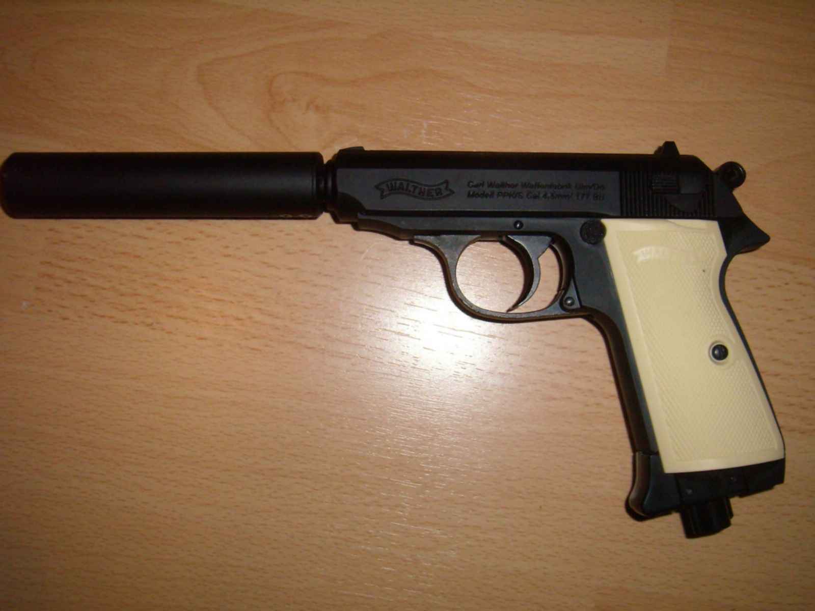 N. Umarex Walther PPK/s.