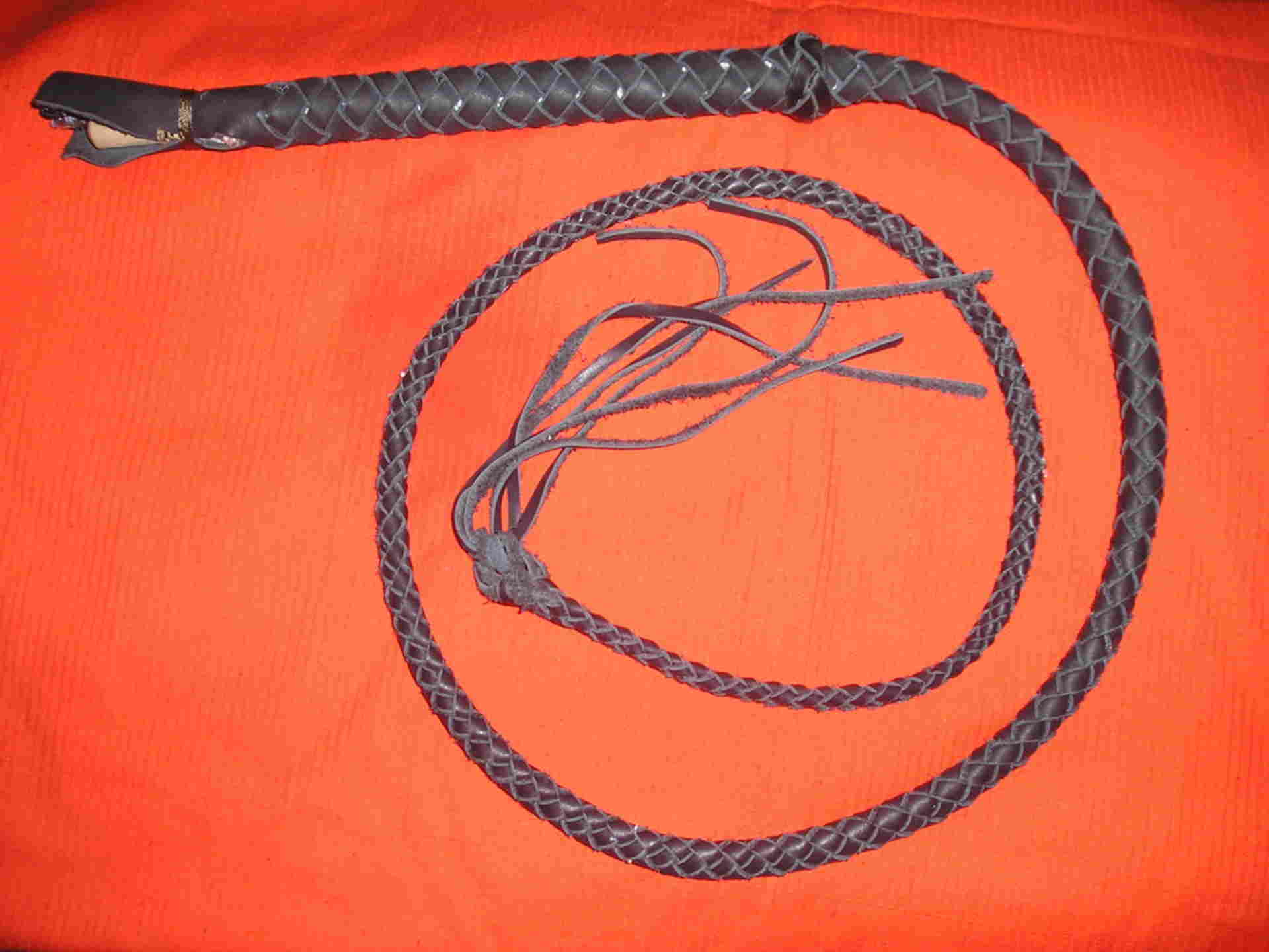 Плетка боцмана. Красивые нагайки. Нагайка для самообороны. Подставка для нагайки. Нагайка 5 букв.