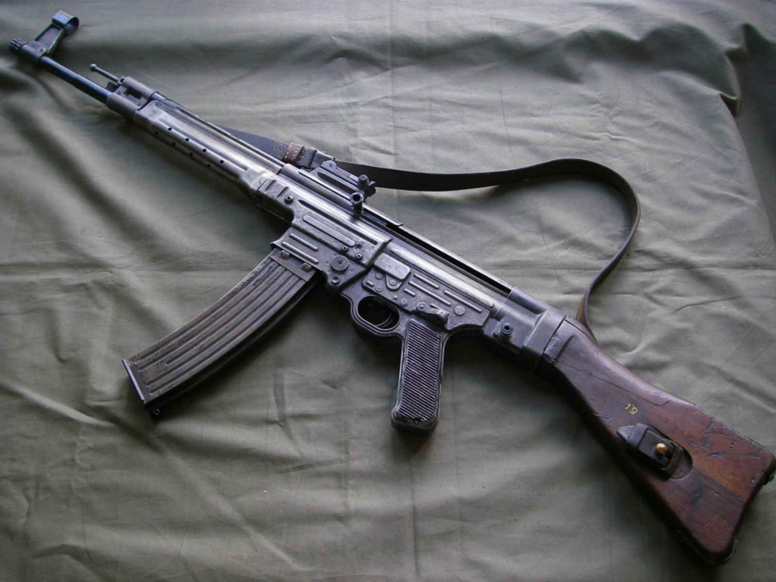 Немецкая штурмовая винтовка stg 44 фото