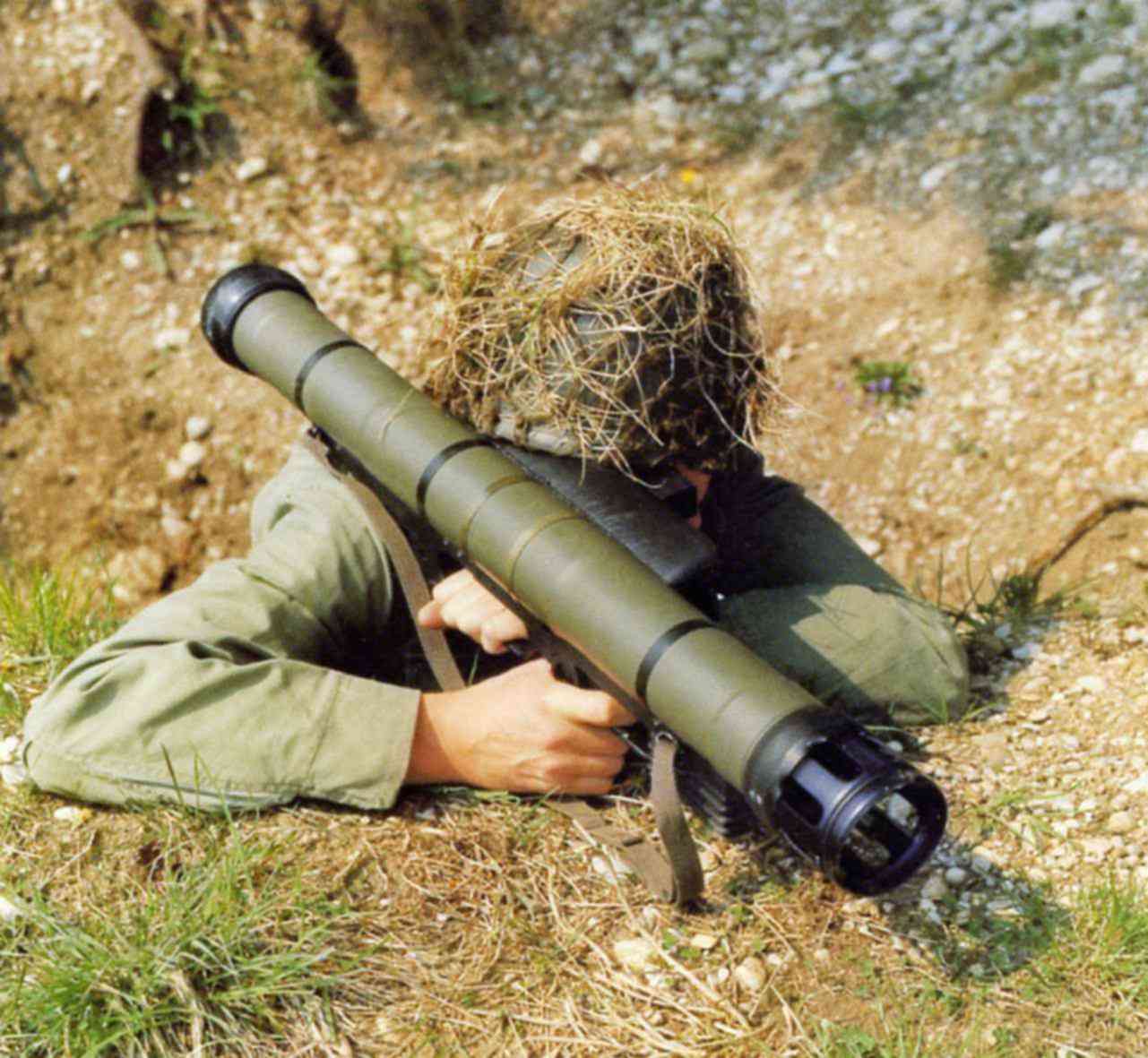 Rpg картинка. Калибр РПГ-16. Armbrust гранатомет. РПГ 90 Калибр. РПГ-16 гранатомет.