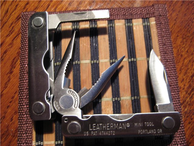 Mini tool на русском. Leatherman Mini Tool. Leatherman super Tool Portland. Нож made in USA Portland or 0871216b. Leatherman Portland or.