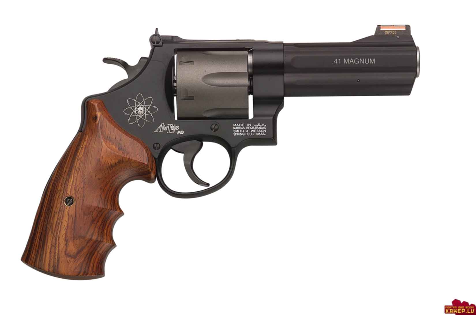 S w. S&W Magnum 44 револьвер. Смит Вессон 44. Смит-Вессон 44 Магнум. Револьвер Смит-Вессон 44 Магнум.