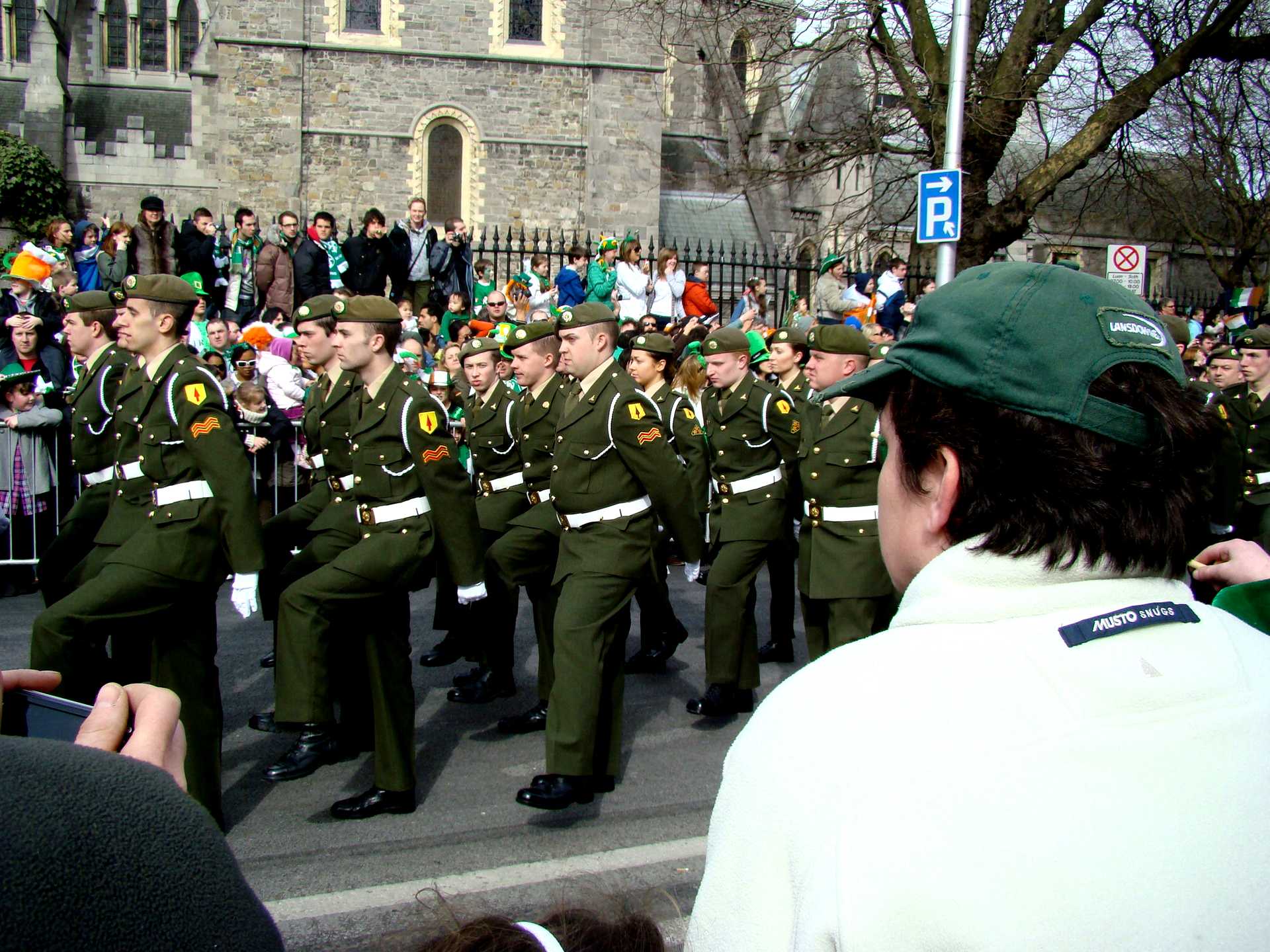 Ирландский реал. Болельщики сборной ирландии. Lamb виски. Ирландцы в пабе картина. Ирландия и ирландцы.