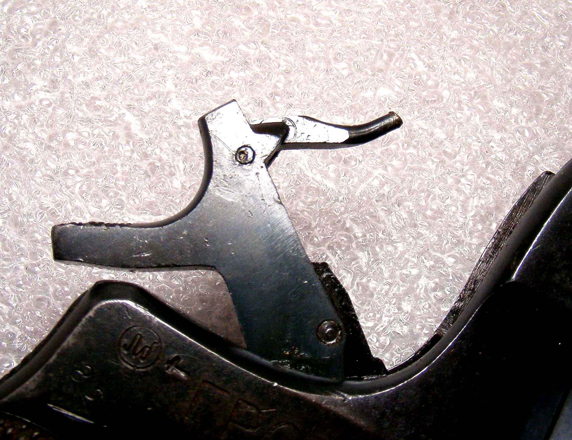 Спилить боек. Спиленный боек у автомата. Спилить боек. Поворотный затвор ак-47. Спилить боек.