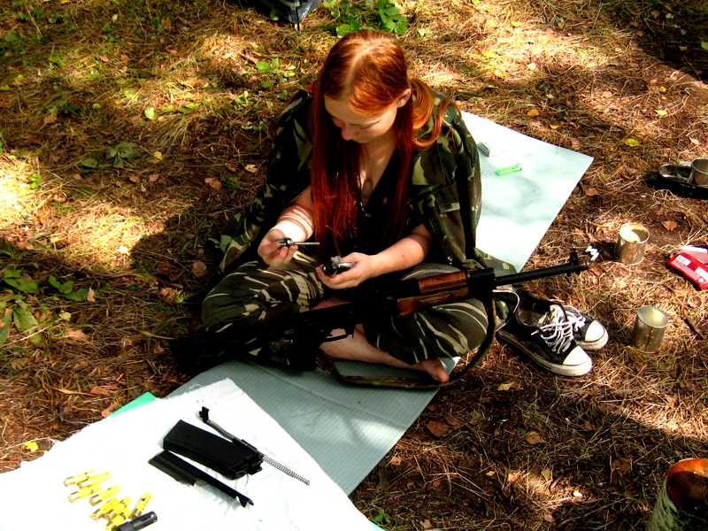 Жена выживальщика. Выживальщики 3 слушать. Выживальщики книги читать. Выживальщики 3 слушать. Книга выживальщики охота.