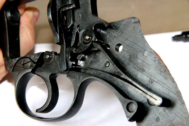 Револьвер нагана сборка. 6. Taurus judje револьвер. Разборка револьвера наган. Наган обр 1887.