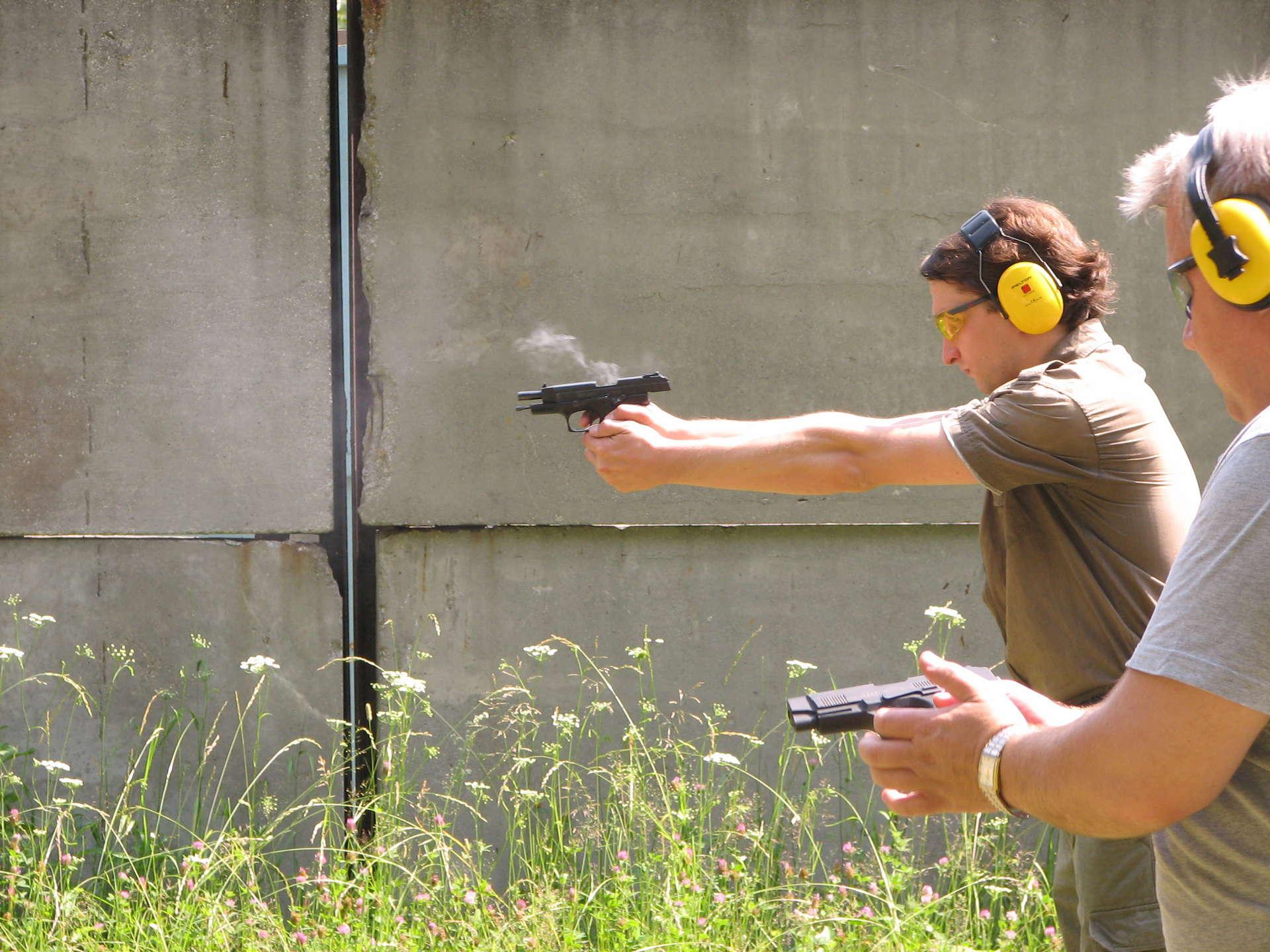 практическая стрельба ружье. стрелковый тир. пострелять. пострелять. стрельба пневматика.