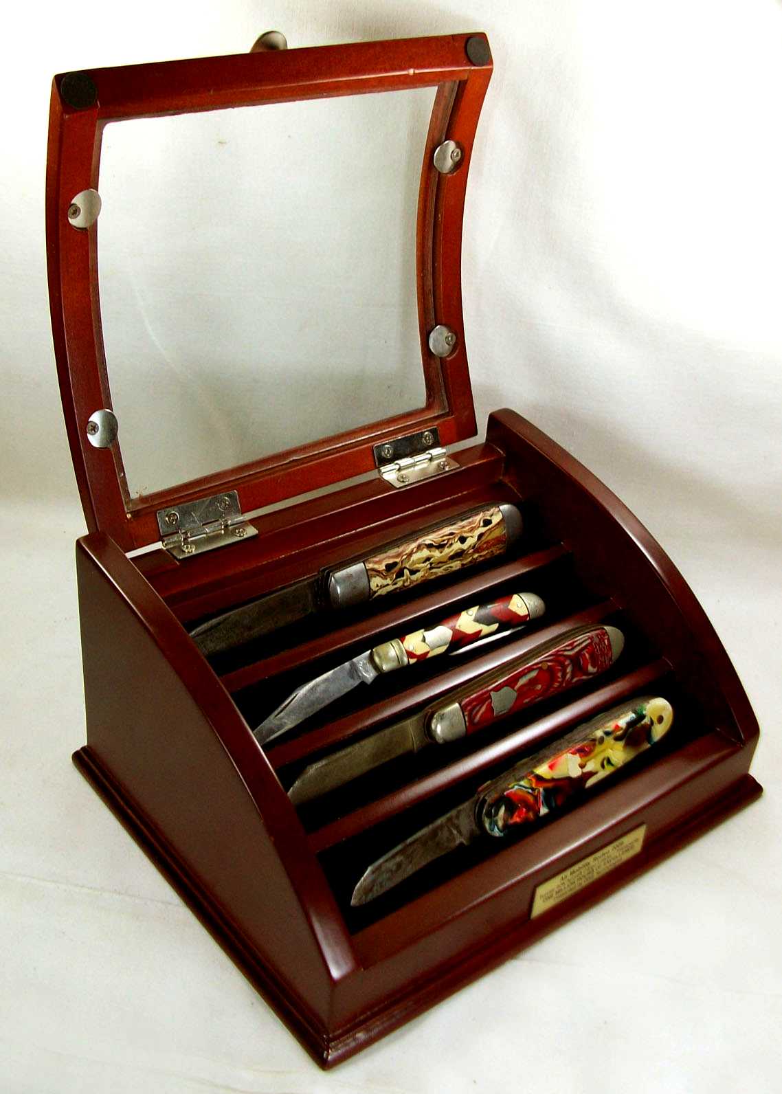 Ящик для коллекции ножей