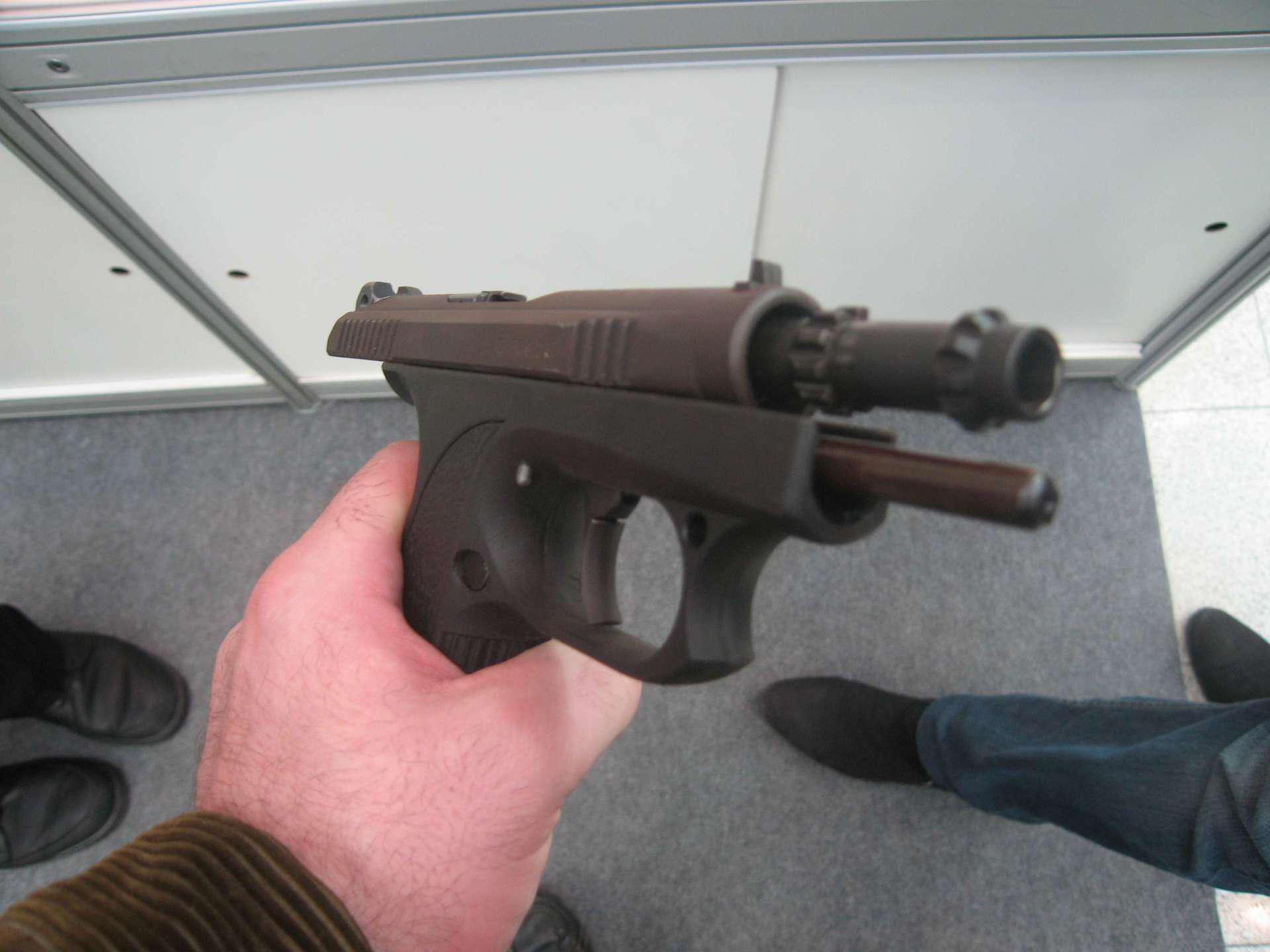 Затвор гш-18. Гш-18 в руках. Генератор шума гамма гш 18 сертификат 4335. Генератор шума лгш-501. Гш-18.