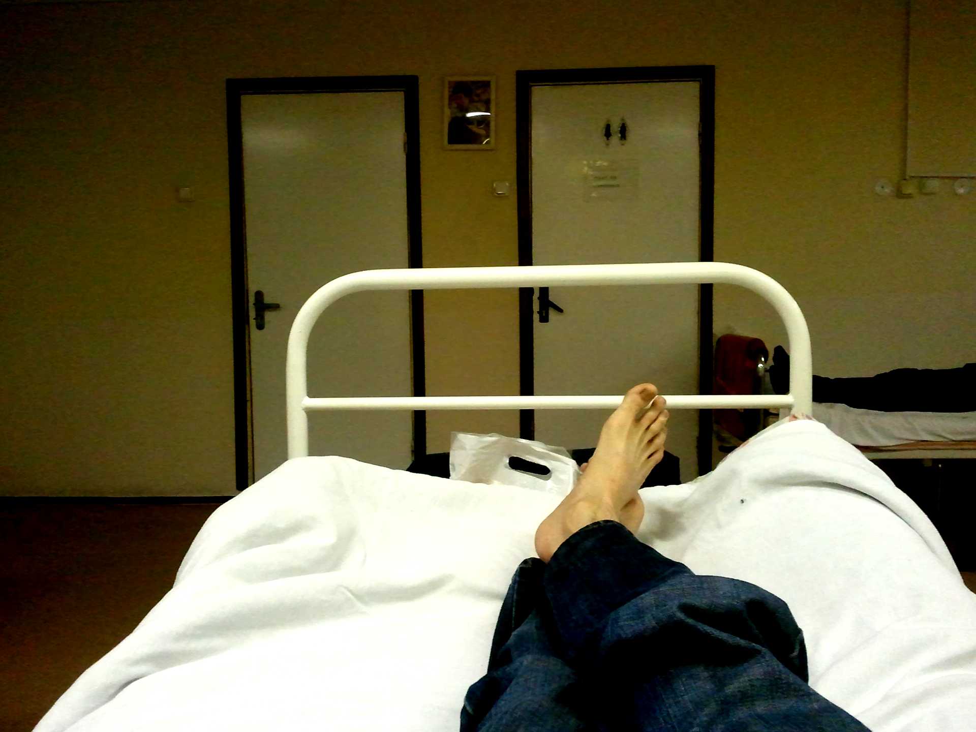 Фото в больнице в палате вечером