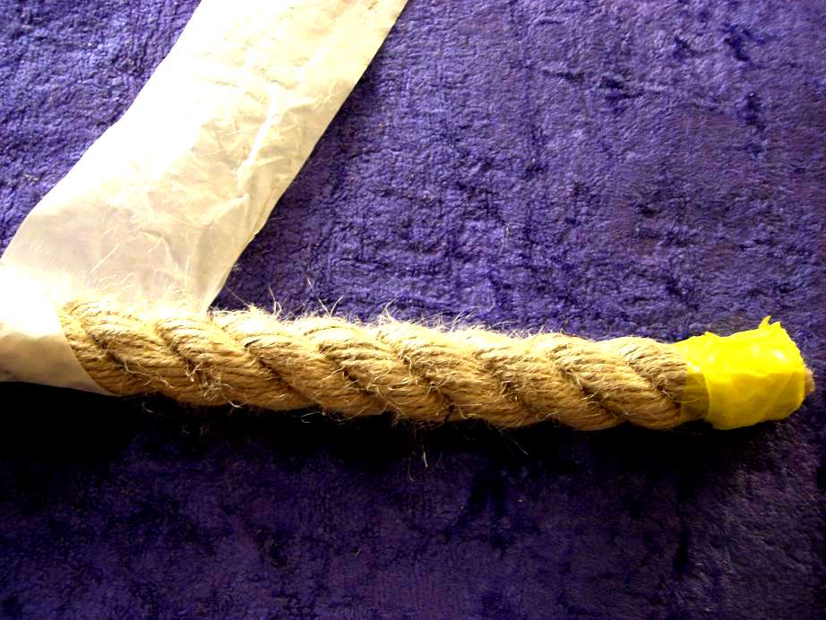 Нож на веревке. Трос буксировочный стальной. Трос буксировочный размотанный. Тест канат. Норматив лазание по канату 10 класс.