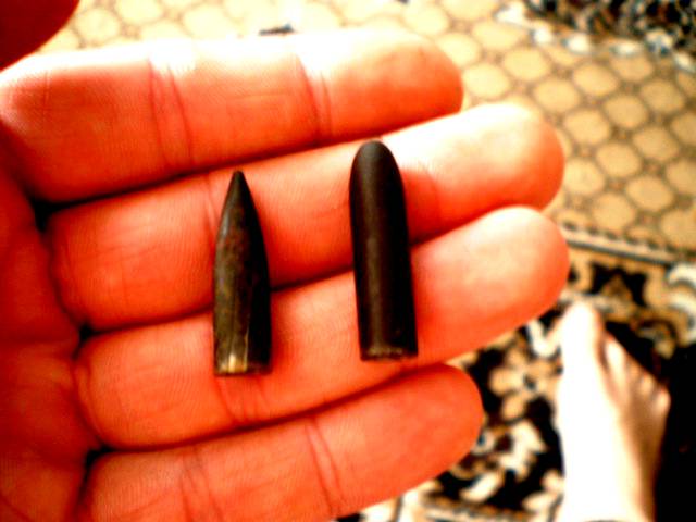 Пули в музее сталинградской битвы. Пуля. Картинка пуля в пуле. Сталинградская битва пуля в пуле. Летящая пуля.