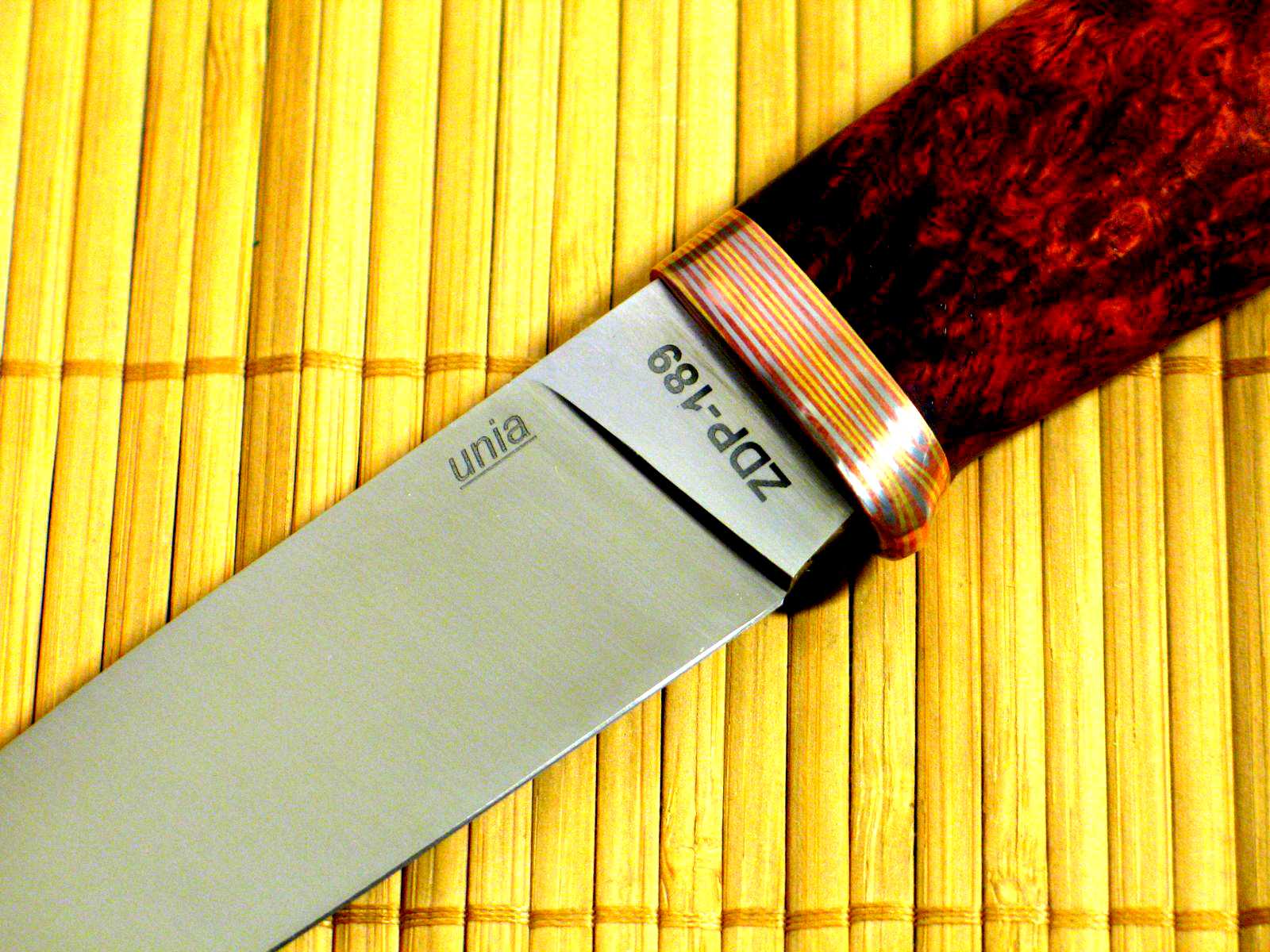 Какой стал лучше для ножа. Нож сталь ZDP-189. ZDP 189 ножи. ZDP-189. Нож Япония ZDP 189 сталь.