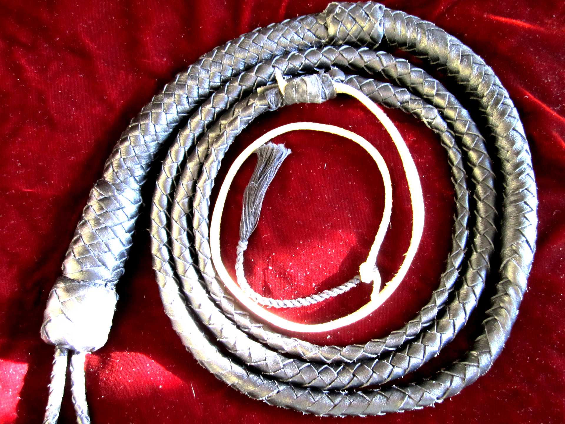 Донская боевая волкобой нагайка. Кнут девятихвостка. Кнут хлыст нагайка. Дедов кнут. Пастуший кнут.