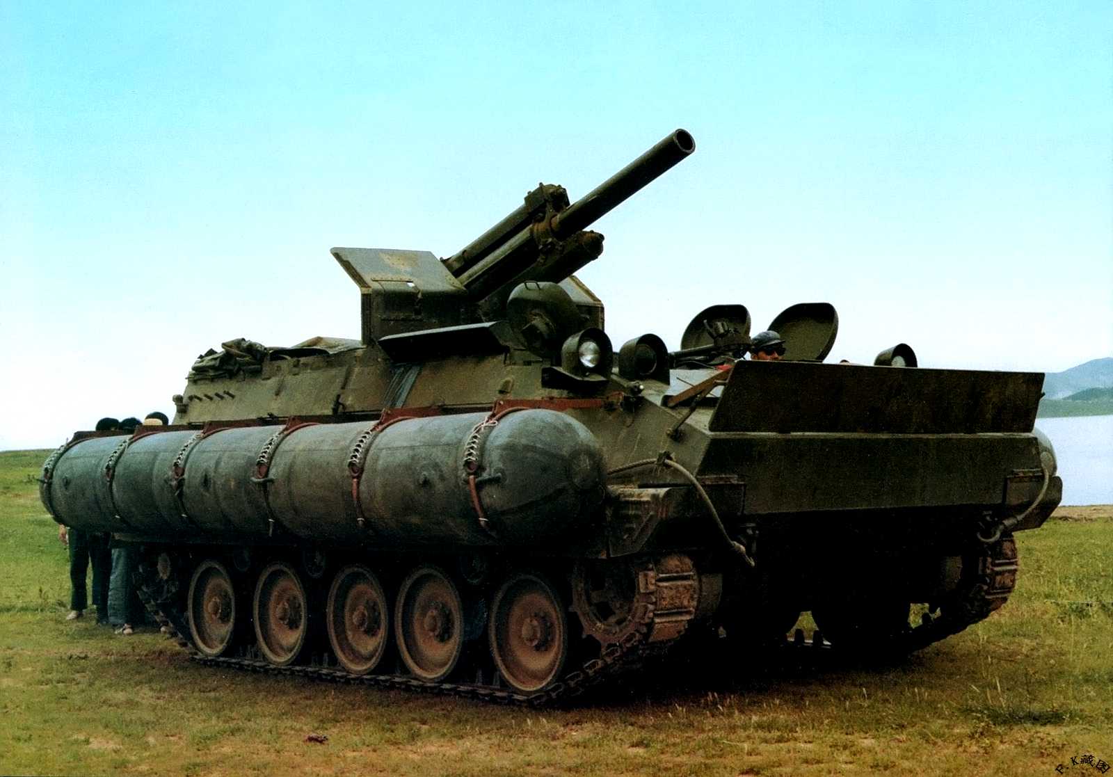 Type 70. 122-Мм самоходная гаубица Type-70. БТР-90 С БМ "Бережок". Тайп 70 китайская САУ. САУ 122мм Китай.