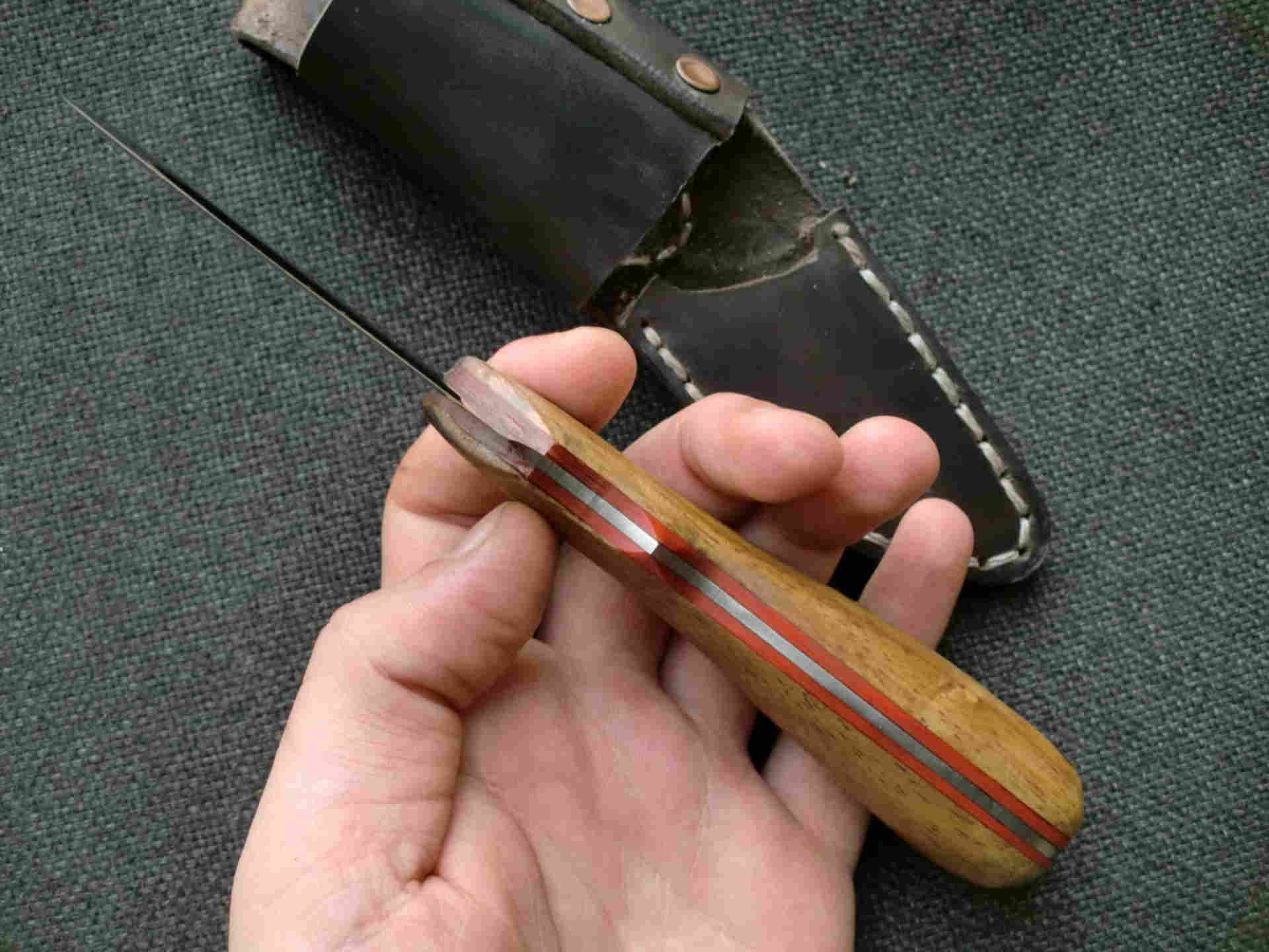 Нож с проставками в ручке