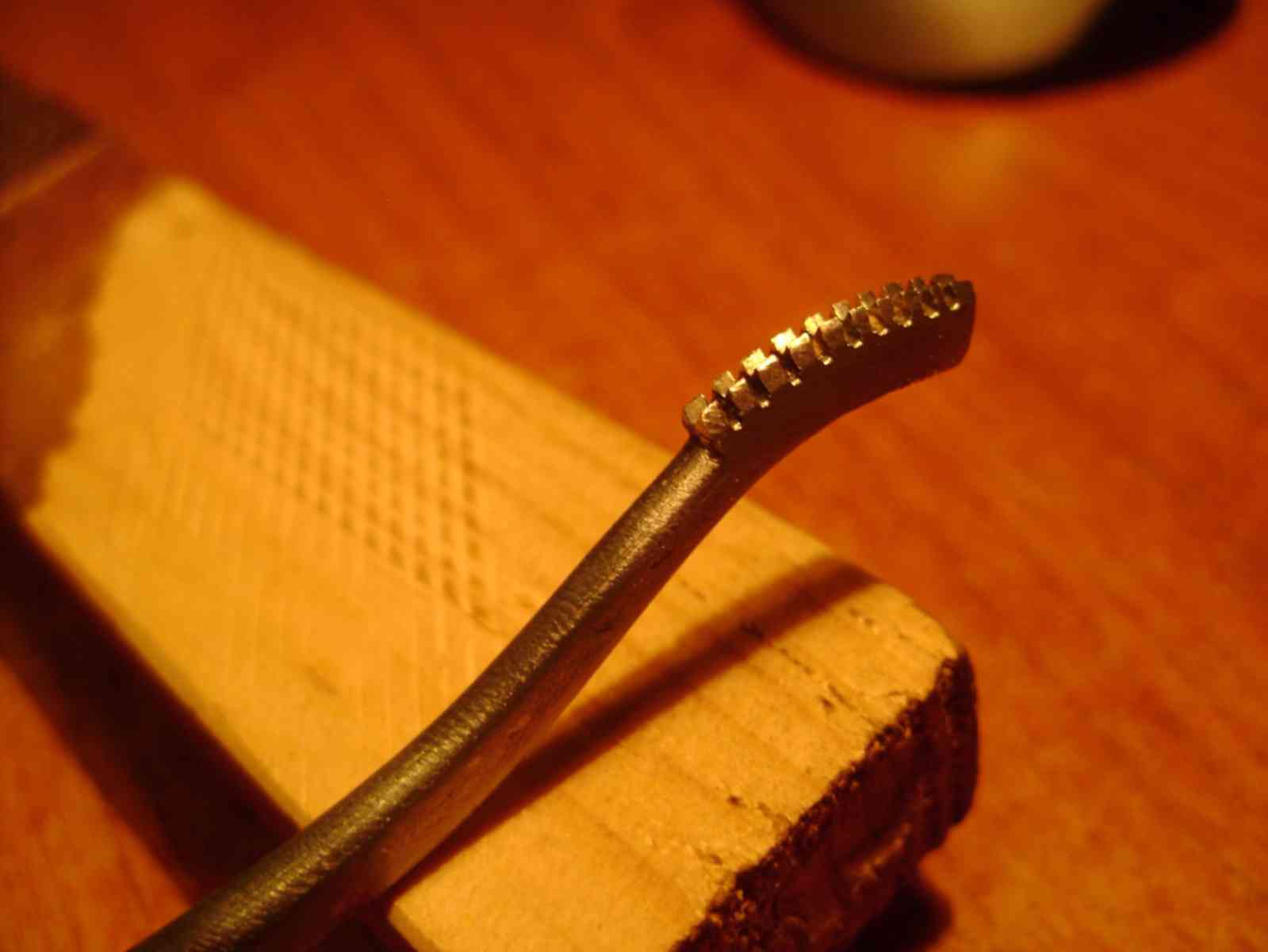 Резцы для чекеринга. Инструмент для чекеринга. Чекеринг своими руками. Резцы для чекеринга насечки. Чекеринг.