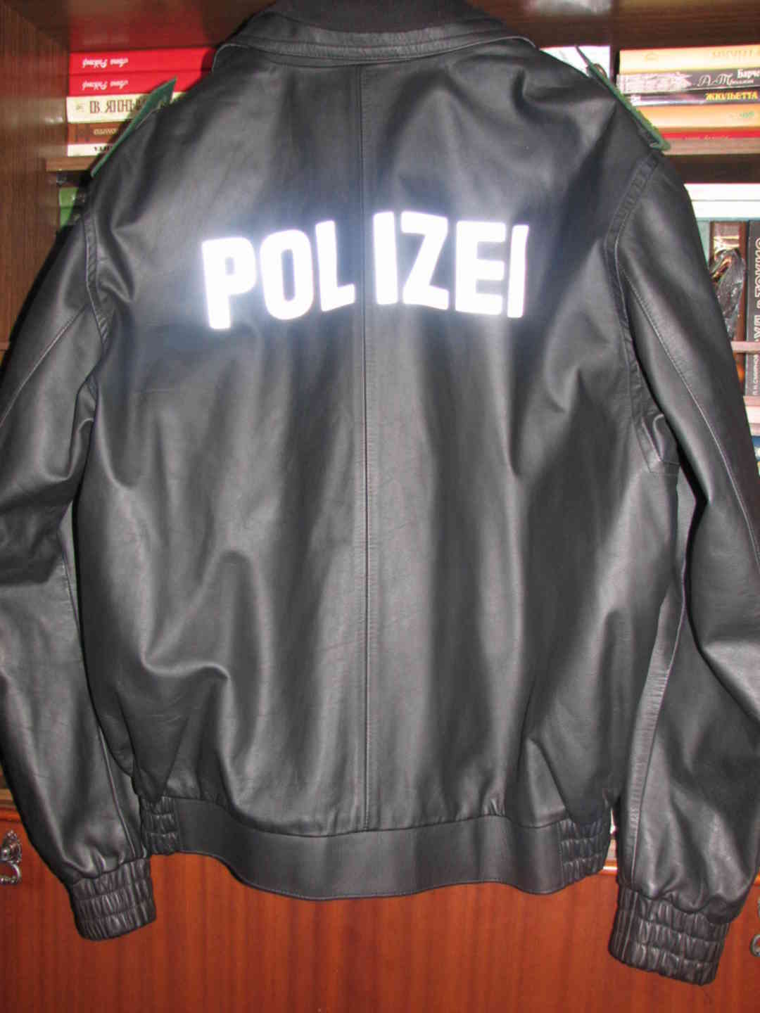 Новая куртка полиции. Куртка кожаная Polizei Polizei. Vetements кожаная куртка Polizei. Кожаная куртка немецкой полиции Polizei Lederjacke. Немецкая Полицейская куртка Polizei.