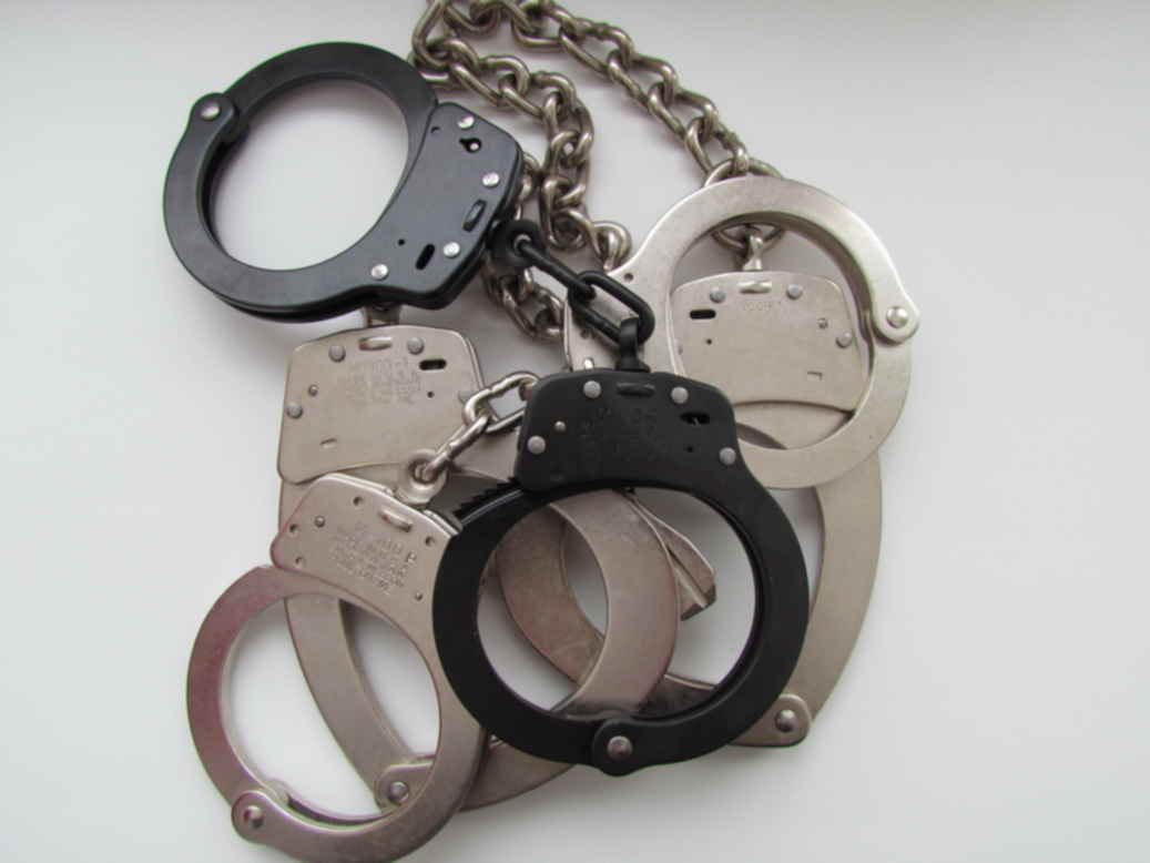 Наручники бмк-09 - ф214161. Наручники. Много наручников. Наручники брс 2 вороненые. Наручники сток.