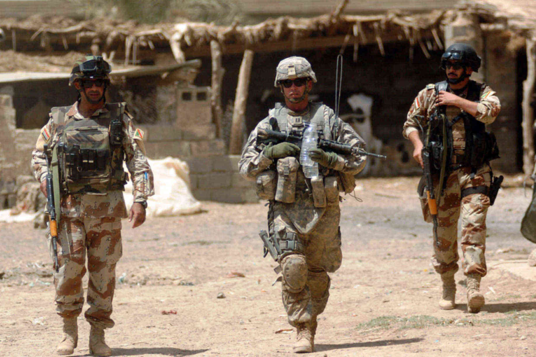 Американские военные в ираке. Us Army in Iraq 2003. Американские солдаты в Ираке. Военные США В Ираке.