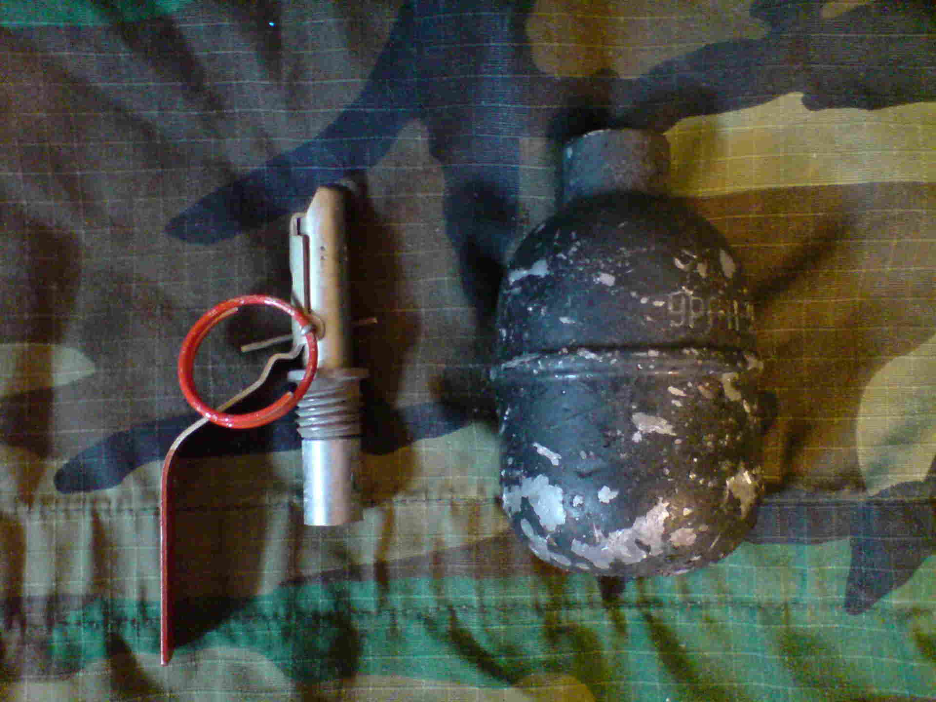 граната ф1 взрыватель. вес гранаты ф1 с запалом. кольцо чеки от гранаты. чека гранаты ф1. чека гранаты ф1.