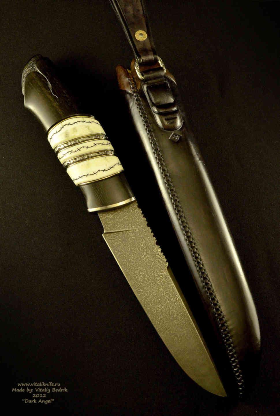 Нож дарк. Нож Dark Angel. Кинжал темного. Нож Dark наковальня на лезвии ножа.