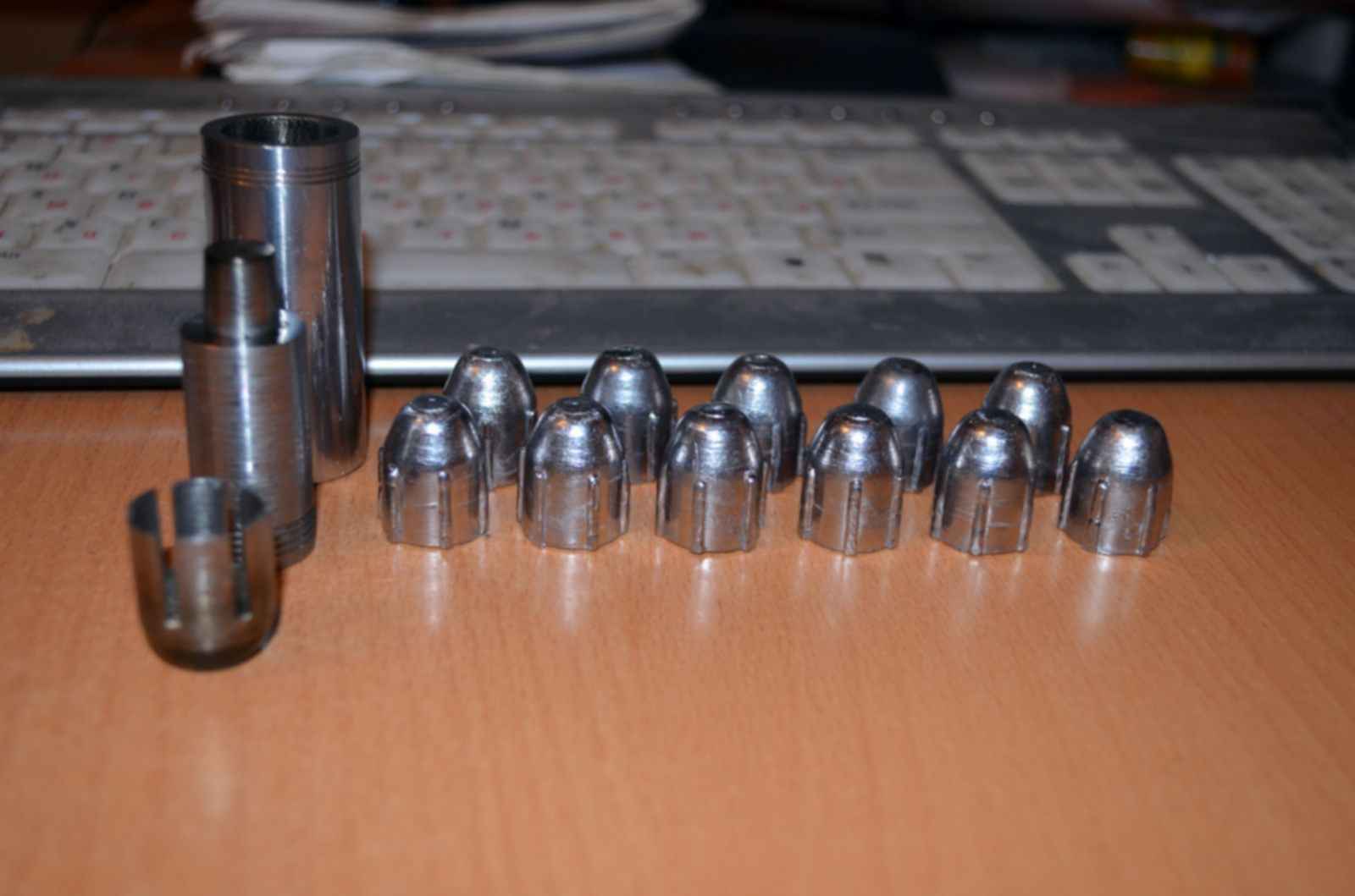 пуля на коленке