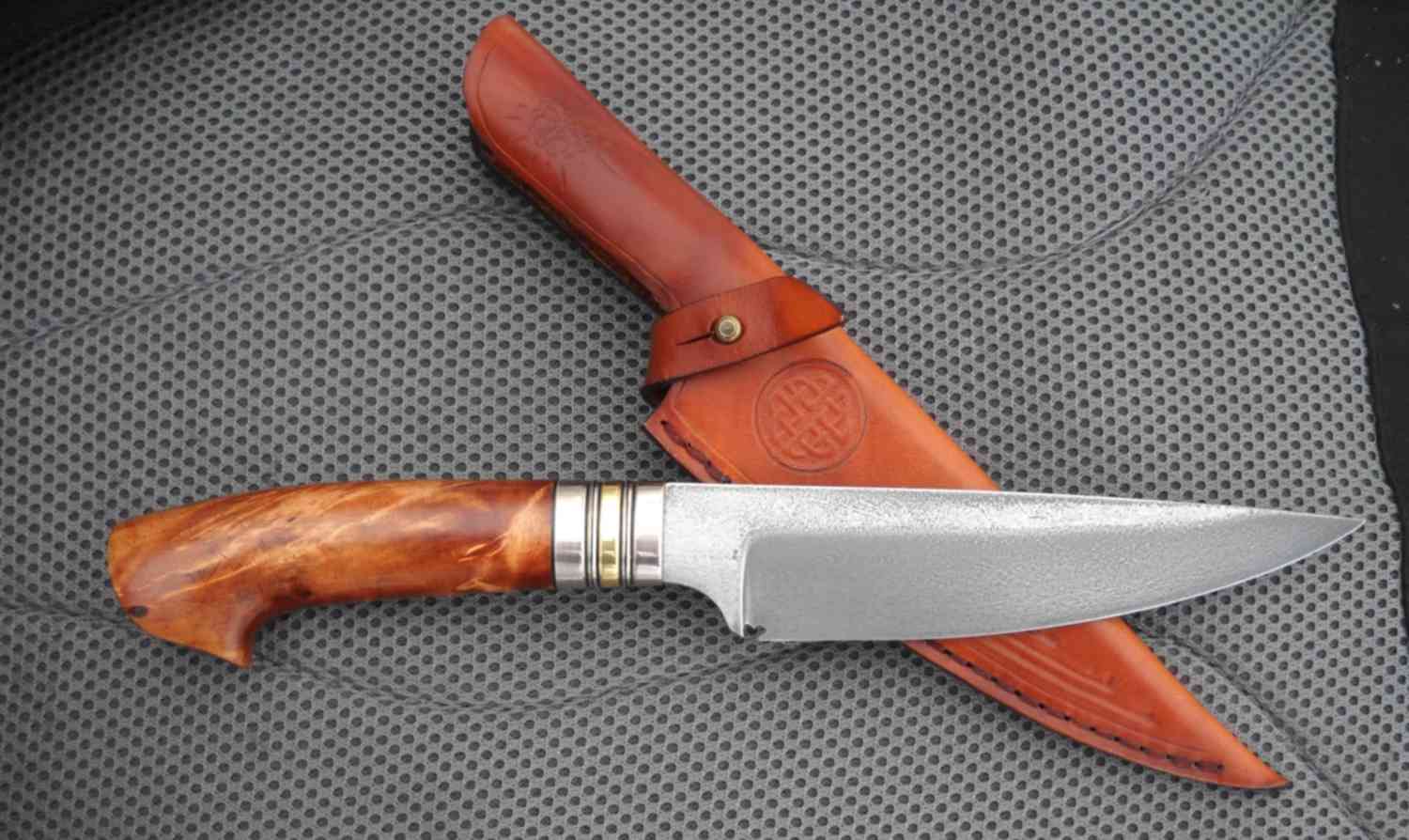 Нож с широким лезвием. Кинжал охотничий ATS-34. Охотничий нож. Рукоятки для охотничьих ножей. Необычные формы ножей.