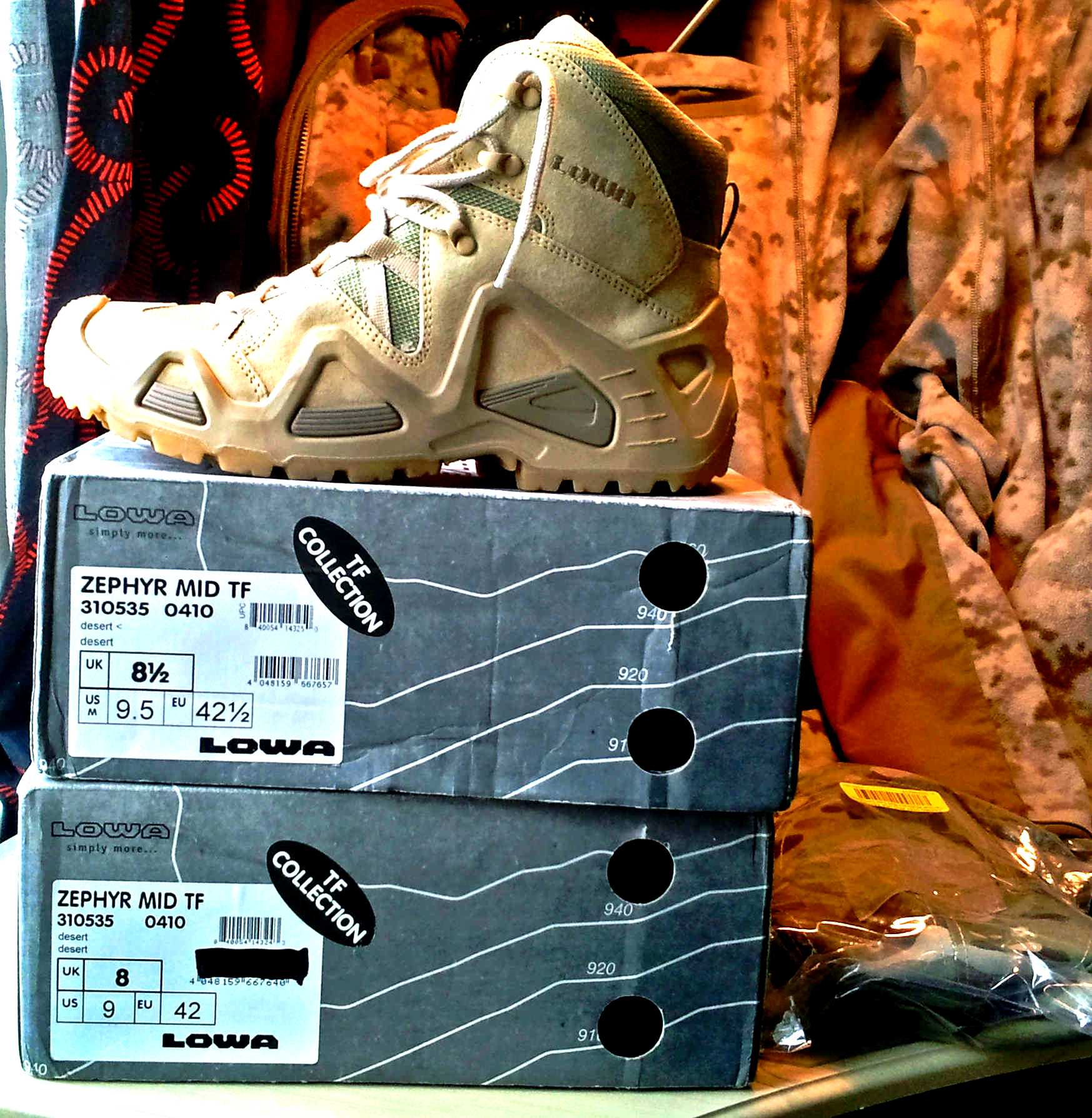 Lowa zephyr 44 размер. Бирка на оригинальных ботинках lowa. Lowa zephyr копия оригинала. Lowa отличить подделку. Lowa отличить подделку.