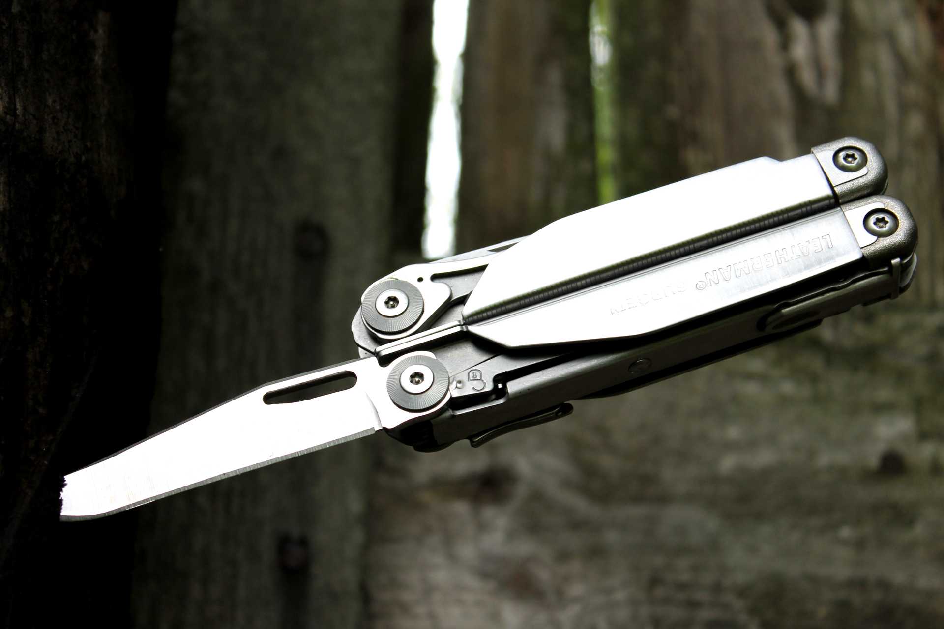 Leatherman surge