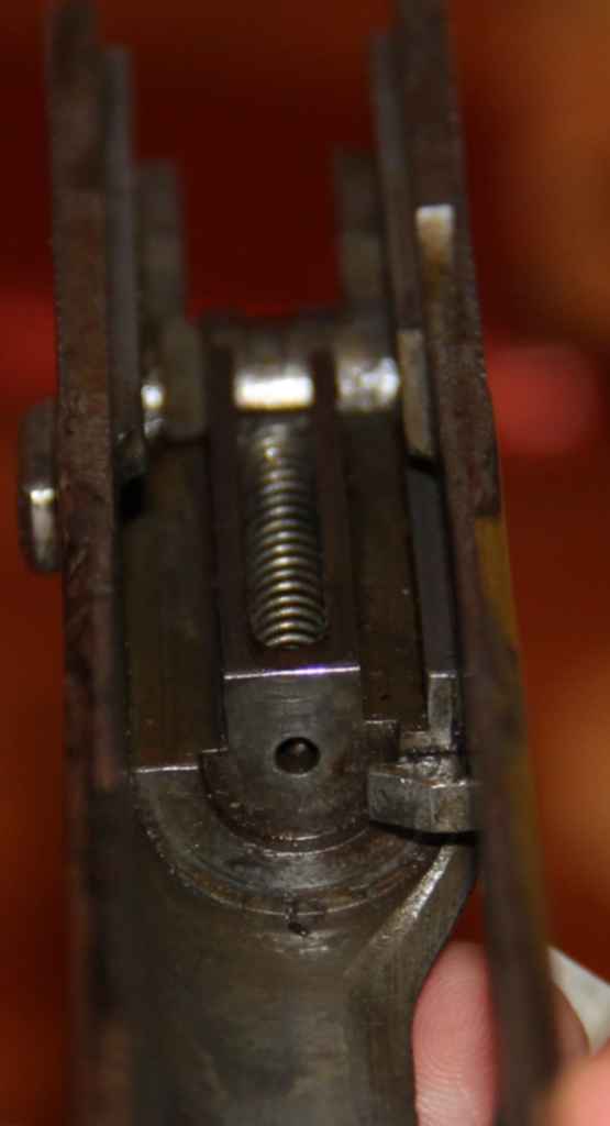 Есть патрон в патроннике. Досыл патрона в патронник. Патронник керамический. Гильза в патроннике пм. Есть патрон в патроннике.