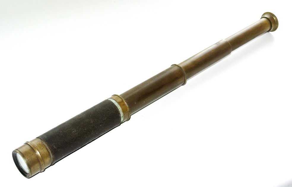 Купить трубу для наблюдения. Подзорная труба 18 век. Зрительная труба Levenhuk Spyglass sg2. Зрительная труба 19 век. Подзорная труба 19 век.