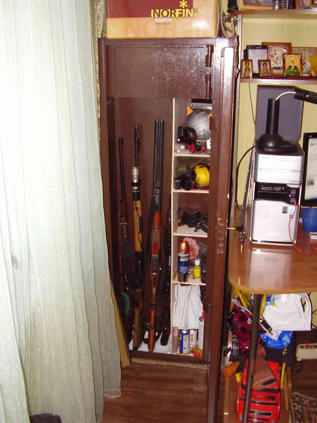 Самодельный шкаф для оружия