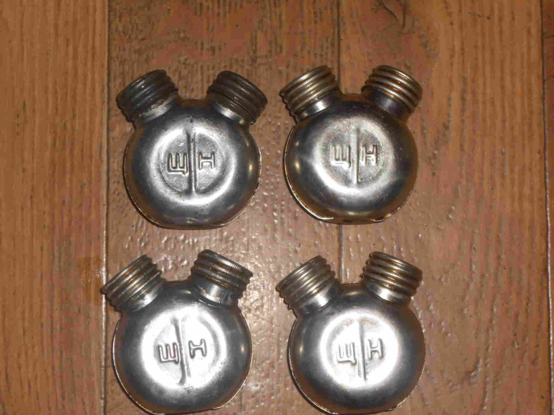 Масленка хрусталь ссср. Масленка оружейная пластиковая. Масленка для смазки оружия. Продам масленку. Продам масленку.