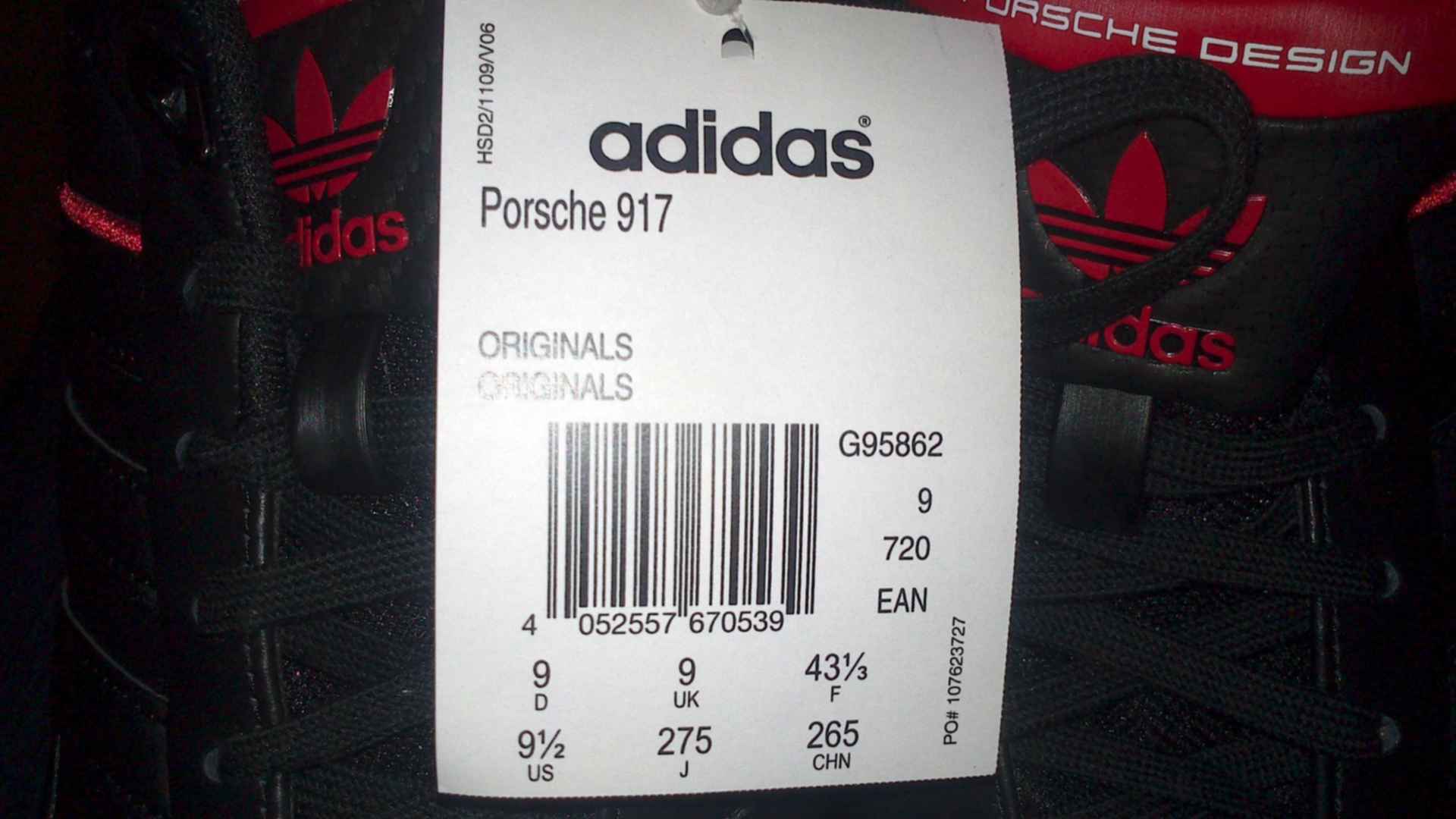 Этикетка на кроссовках. Кроссовки adidas Porsche Design 917. Этикетка кроссовок адидас. Кроссовки с этикеткой. Adidas Porsche 917 куртка.
