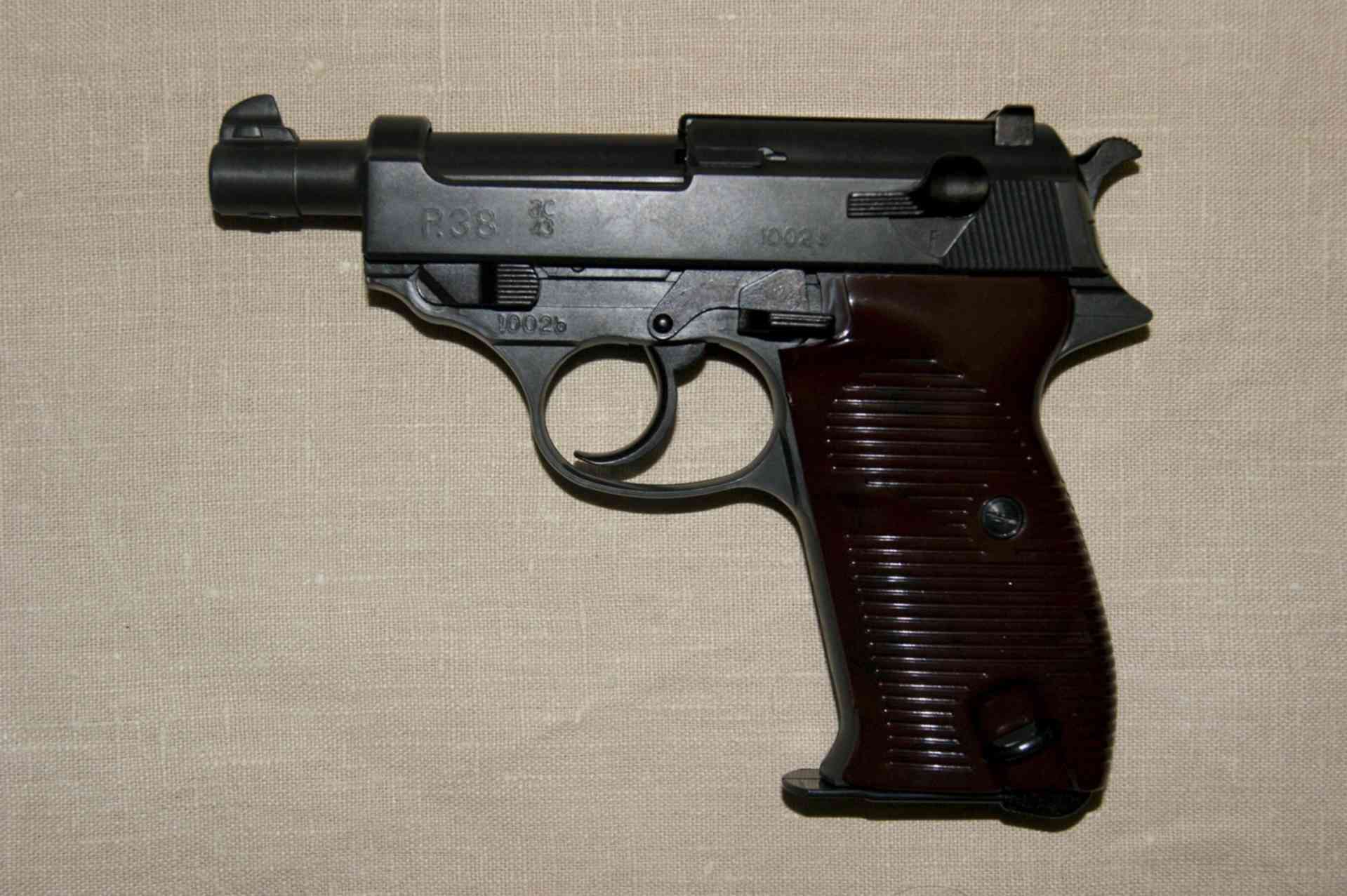 510. Накладки на п38 на вов ммг арс. П 38 no 5. Walther p38, p1. Walther p38.