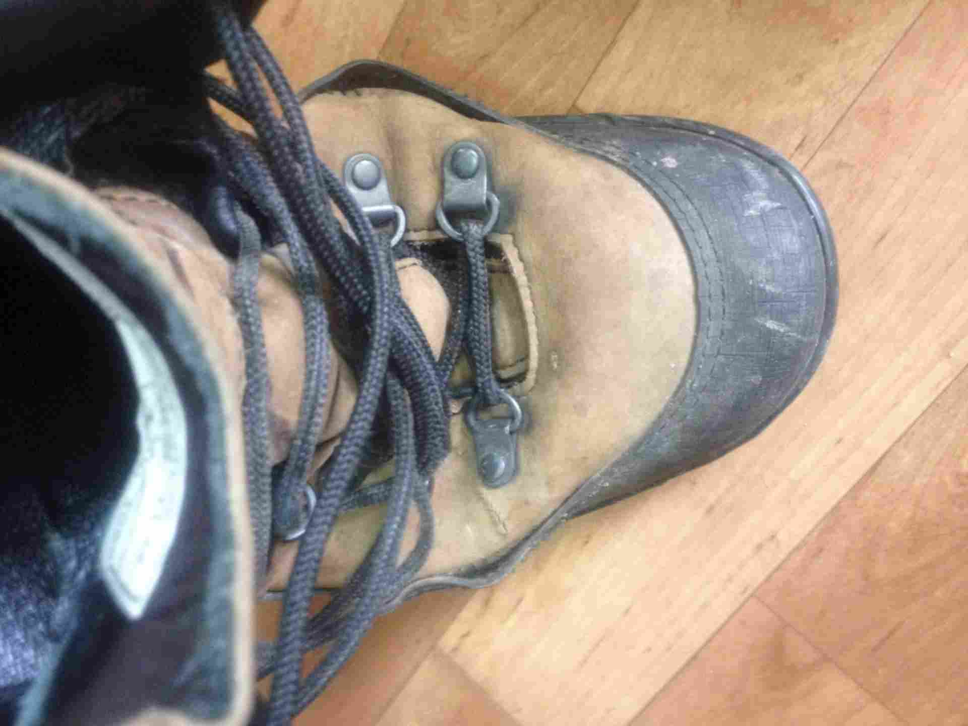 Модный обуви картины. Ботинки dali fashion 35 размер цена. Ботинки абсолют варфейс. Ботинки alaska gtx. Трексайдеры sperry top sider.