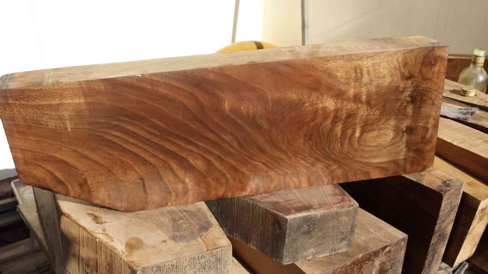 комель суковатый. комель брус это. комель дуба. комель сосны. комель сосны.