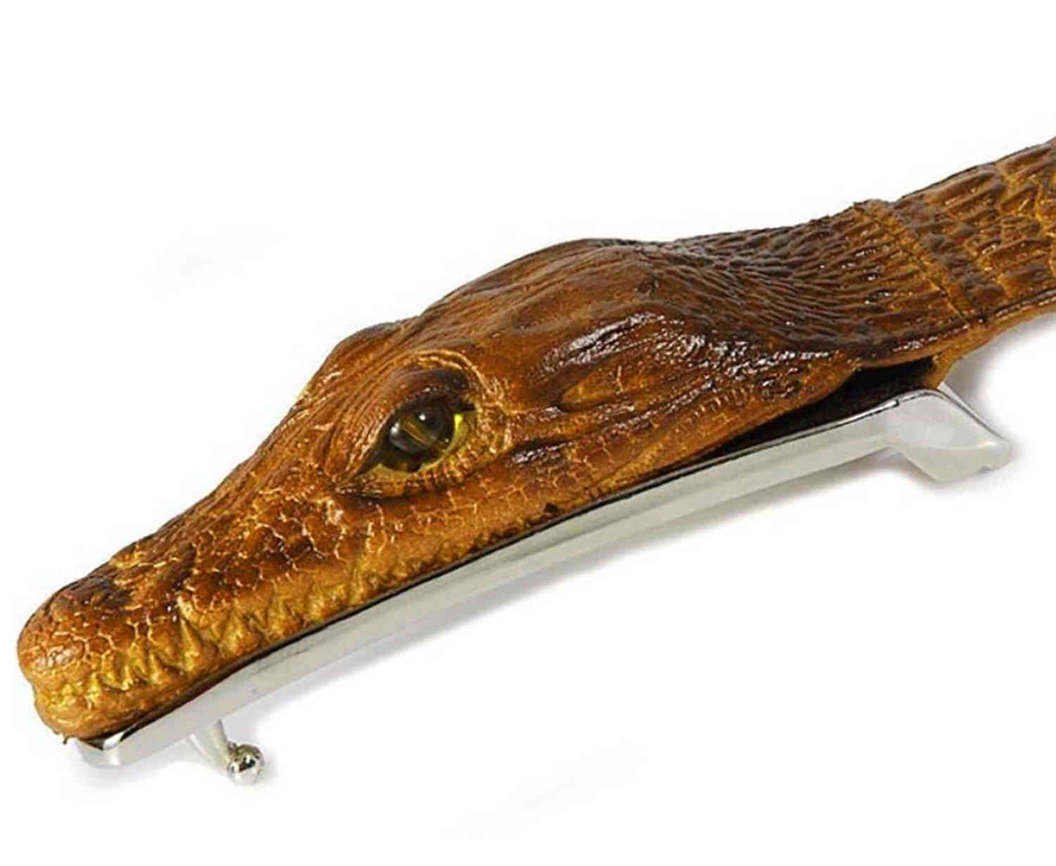 Ремень из крокодила с головой